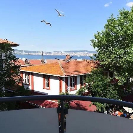 Bueyuekada Marine House