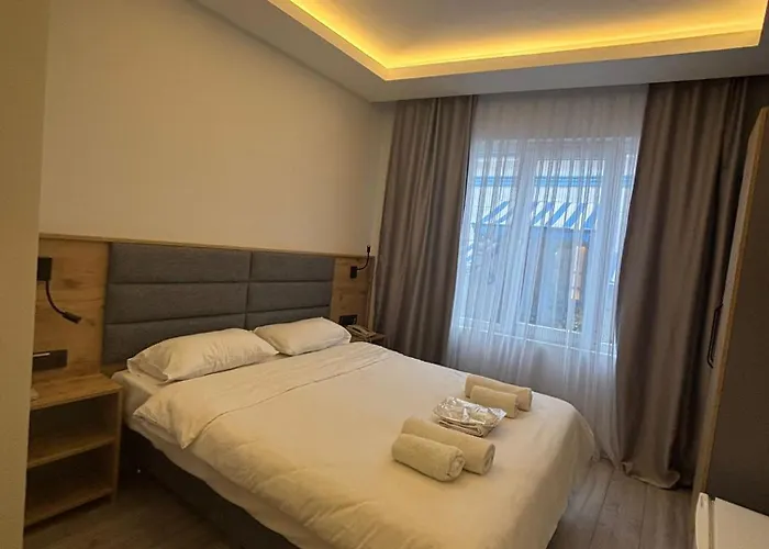 Hotel Bueyuekada Marine House