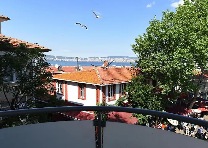 Bueyuekada Marine House