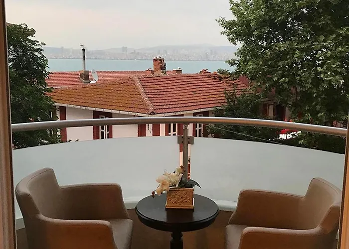 Bueyuekada Marine House Hotel